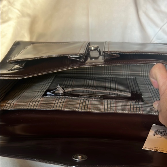 Elegant Brown Leather Men's Bag - Picture 3 of 5